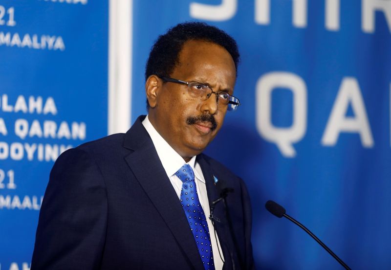 &copy; Reuters. الرئيس الصومالي محمد عبدالله محمد في صورة من أرشيف رويترز.تصوير: فيصل عمر-رويترز.