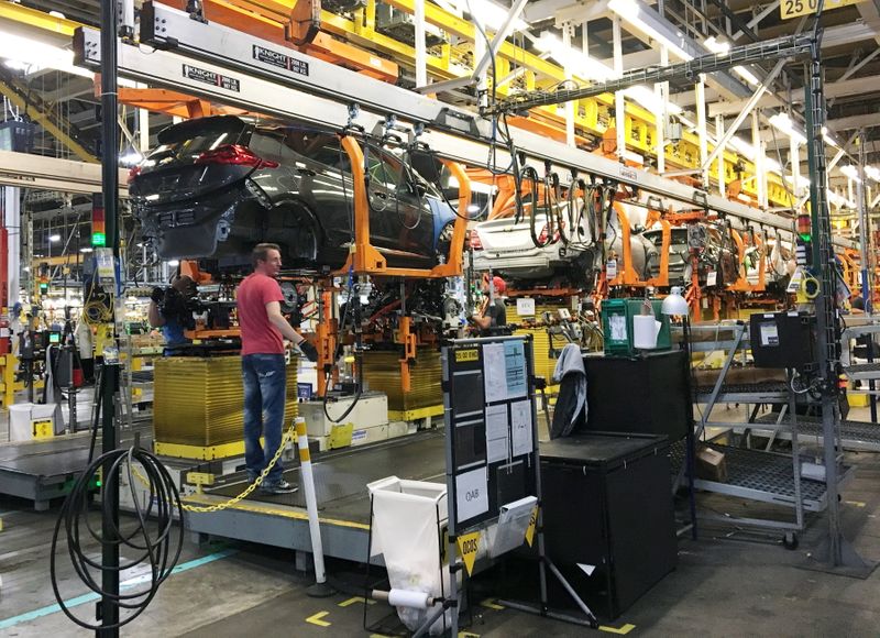 &copy; Reuters. Linha de montagem do Chevy Bolt EV em uma fábrica da General Motors em Orion Township, Michigan, EUA 24/11/2016.   REUTERS/Joe White 