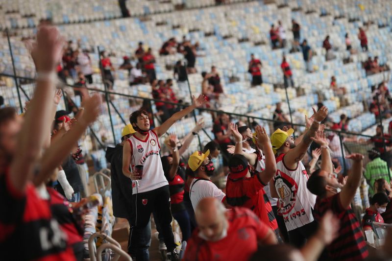 &copy; Reuters. Torcedores do Flamengo durante partida no Maracanã
15/09/2021
REUTERS/Ricardo Moraes
