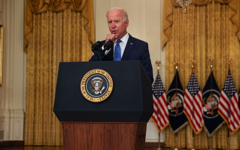 &copy; Reuters. U.S. President Joe Biden clears his throat as he delivers remarks on the economy during a speech in the East Room of the White House in Washington, U.S., September 16, 2021. REUTERS/Leah Millis