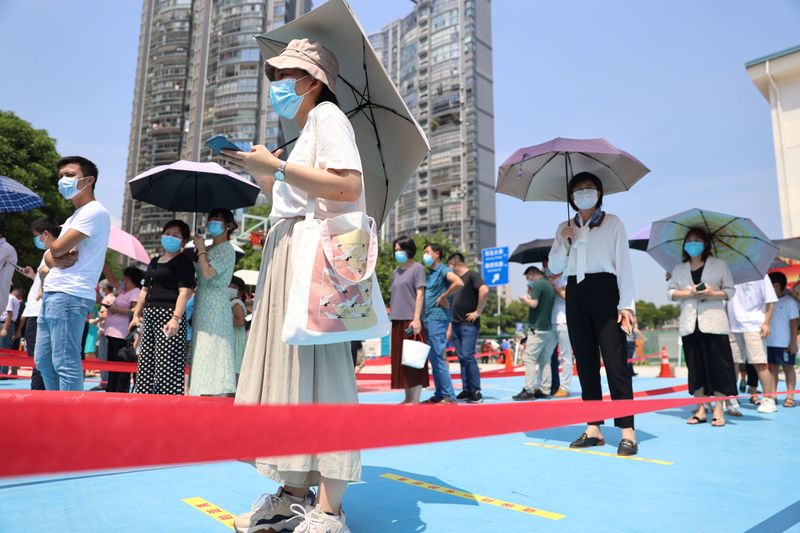 مدينة صينية تطلب من السكان البقاء في المنازل في العطلة مع زيادة إصابات كورونا