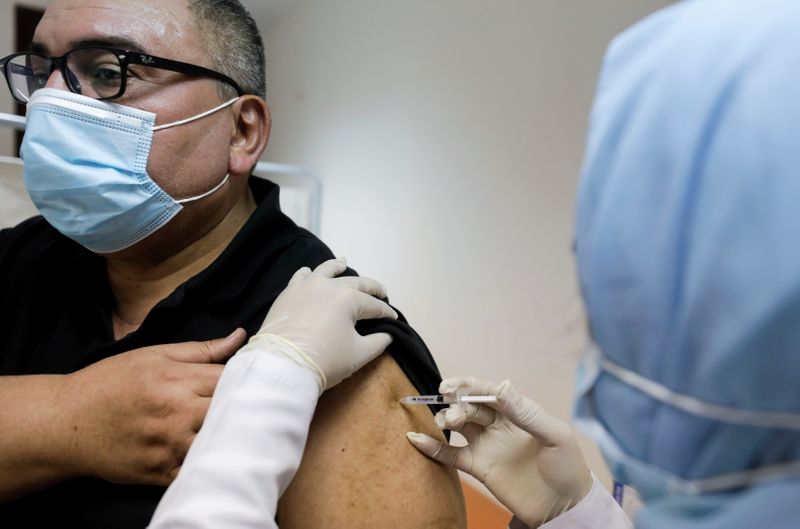 مصر تسجل 637 إصابة جديدة بفيروس كورونا و16 وفاة