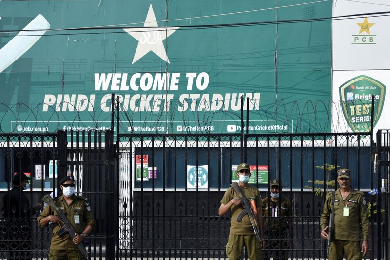 &copy; Reuters. Police officers stand guard outside Rawalpindi Cricket Stadium after New Zealand cricket team pull out of a Pakistan cricket tour over security concerns, in Rawalpindi, Pakistan September 17, 2021. REUTERS/Waseem Khan NO RESALES. NO ARCHIVES