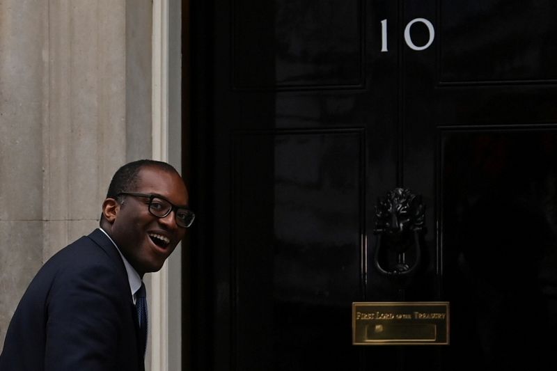 &copy; Reuters. FILE PHOTO: Britain's Secretary of State for Business, Energy and Industrial Strategy Kwasi Kwarteng walks outside Downing Street in London, Britain, September 15, 2021. REUTERS/Toby Melville