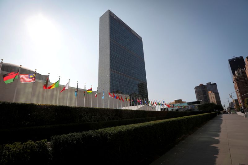 &copy; Reuters. FOTO DE ARCHIVO: La sede de las Naciones Unidas durante el 75º debate anual de alto nivel de la Asamblea General de la ONU, que se celebra en su mayor parte de forma virtual debido a la pandemia de la enfermedad del coronavirus (COVID-19) en Nueva York, 