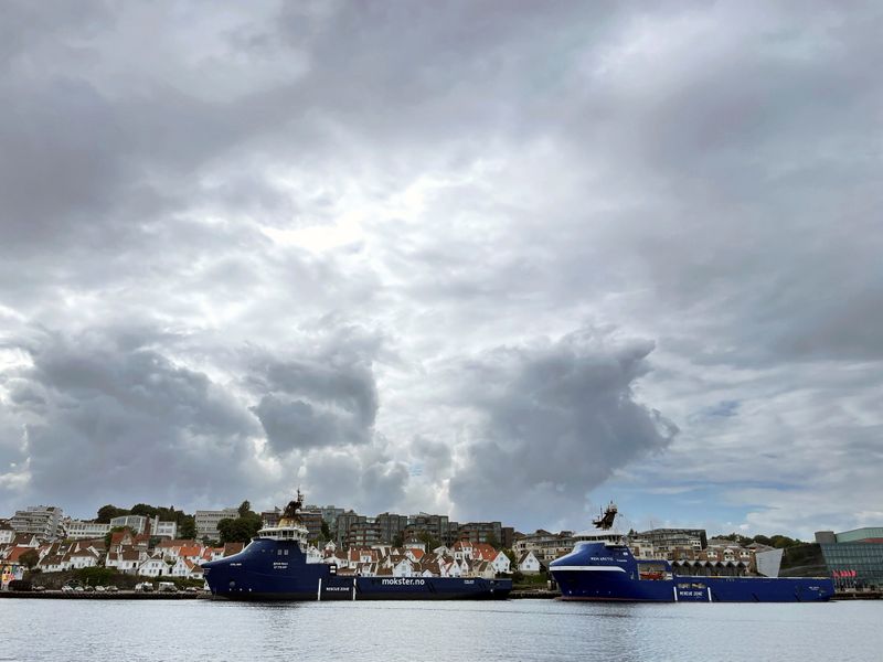 &copy; Reuters. FILE PHOTO: Offshore oil and gas platform supply vessels (PSVs) are docked at a pier in Stavanger, Norway, August 10, 2021.  REUTERS/Nerijus Adomaitis
