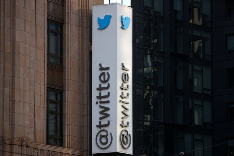 &copy; Reuters. A Twitter logo is seen outside the company headquarters, during a purported demonstration by supporters of U.S. President Donald Trump to protest the social media company's permanent suspension of the President's Twitter account, in San Francisco, Califor