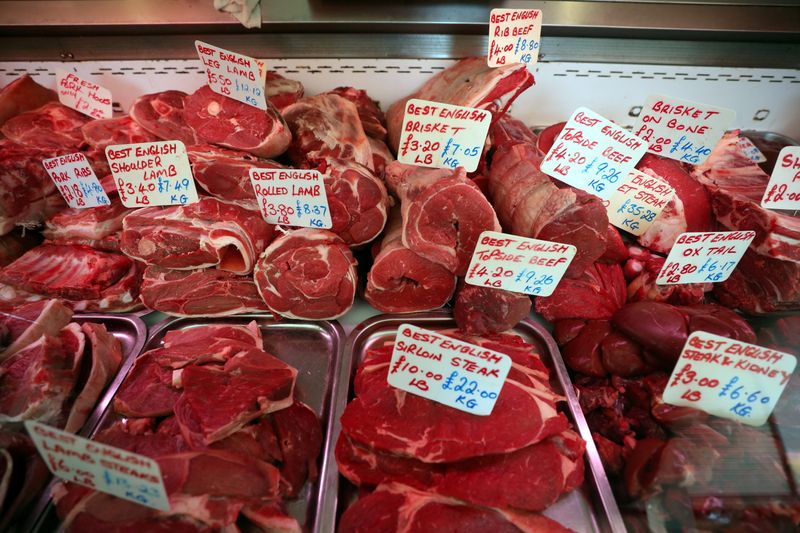 &copy; Reuters. Carne fresca em um balcão de açougue em Great Yarmouth, Reino Unido.
21/03/2018 
REUTERS/Hannah McKay