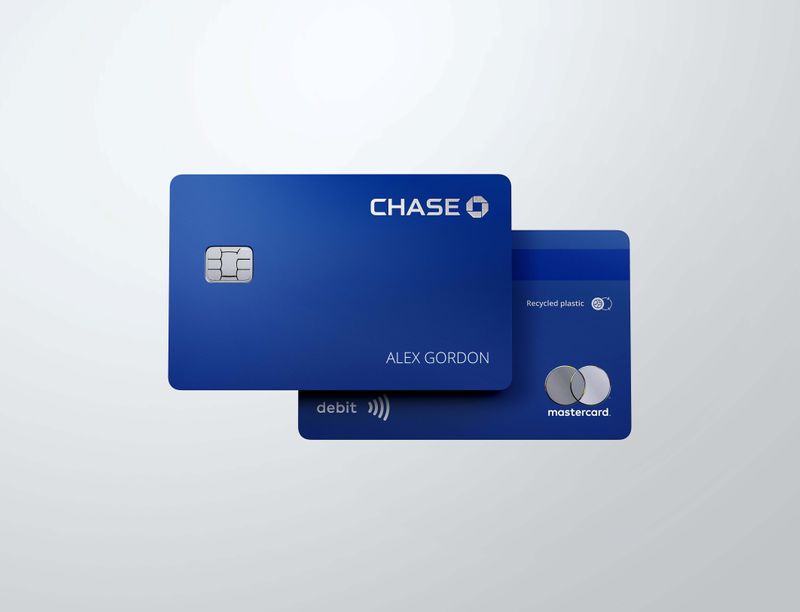 &copy; Reuters. Chase's debit card is seen in this undated handout photo obtained by Reuters on September 20, 2021. Chase/Handout via REUTERS  