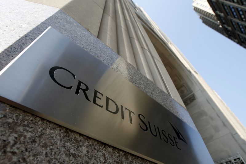 &copy; Reuters. FILE PHOTO: A Credit Suisse sign is seen on the exterior of their Americas headquarters in the Manhattan borough of New York City, September 1, 2015. REUTERS/Mike Segar