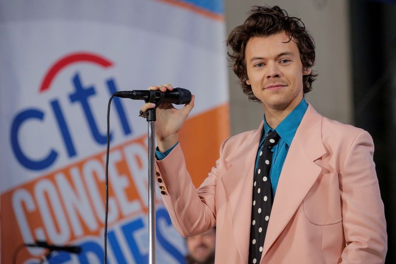 &copy; Reuters. FILE PHOTO: Singer Harry Styles performs on NBC's 'Today' show in New York City, U.S., February 26, 2020. REUTERS/Brendan McDermid