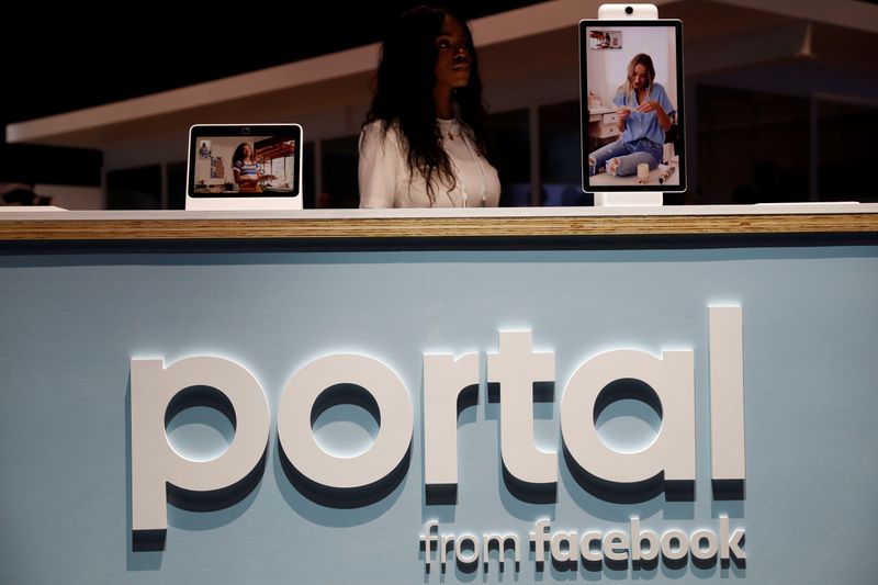 &copy; Reuters. Exposição de dispositivo de video chamadas Portal, do Facebook. 30/4/2019. REUTERS/Stephen Lam