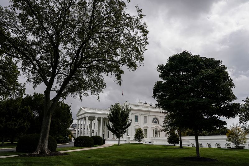 &copy; Reuters. Clouds pass over the White House in Washington, U.S., September 21, 2021. REUTERS/Joshua Roberts