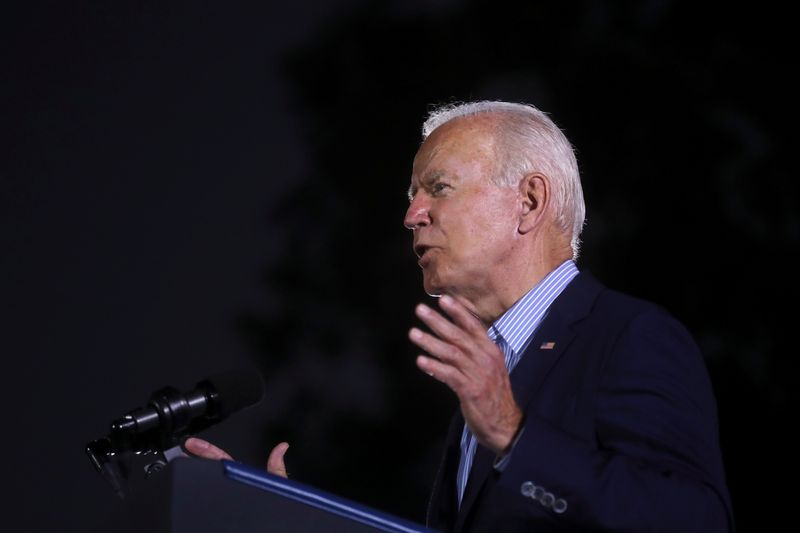 &copy; Reuters. U.S. President Joe Biden delivers remarks at a campaign rally with California Governor Gavin Newsom, who faces a September 14 recall election, at Long Beach City College Liberal Arts Campus in Long Beach, California, U.S., September 13, 2021. REUTERS/Leah