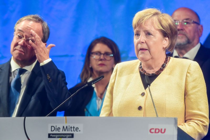 &copy; Reuters. 　９月２１日、ドイツ連邦議会選挙（総選挙）を２６日に控え、調査機関フォルサがＲＴＬテレビ／ｎ─ＴＶの委託で行った世論調査（２１日発表）によると、支持率は中道左派の社会民主