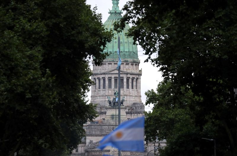 &copy; Reuters. Congresso da Argentina com bandeira do país 
22/09/2021
REUTERS/Marcos Brindicci