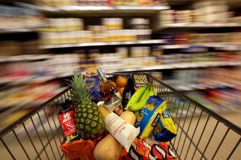 &copy; Reuters. A shopping trolley is pushed around a supermarket in London, Britain May 19, 2015. REUTERS/Stefan Wermuth/Files