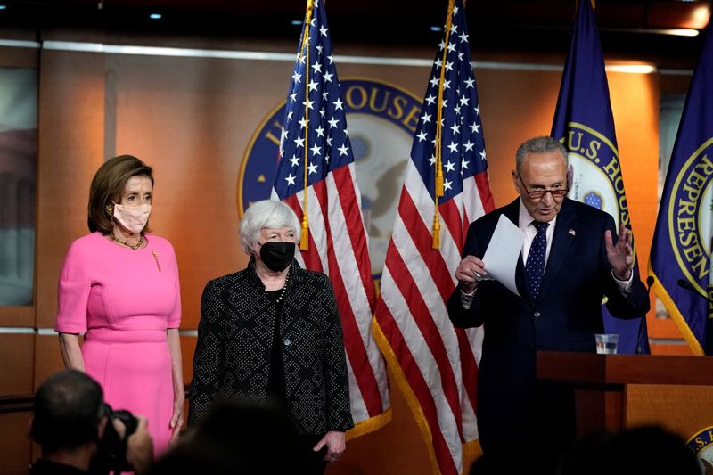 &copy; Reuters. Senate Majority Leader Chuck Schumer makes a statement in attendance with Treasury Secretary Janet Yellen and U.S. House Speaker Nancy Pelosi (D-CA) before the start of Pelosi?s weekly news conference on Capitol Hill in Washington, U.S., September 23, 202