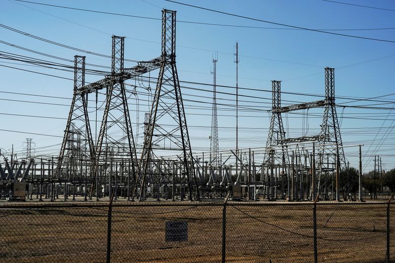&copy; Reuters. FILE PHOTO: An electrical substation is seen after winter weather caused electricity blackouts in Houston, Texas, U.S. February 20, 2021.  REUTERS/Go Nakamura//File Photo
