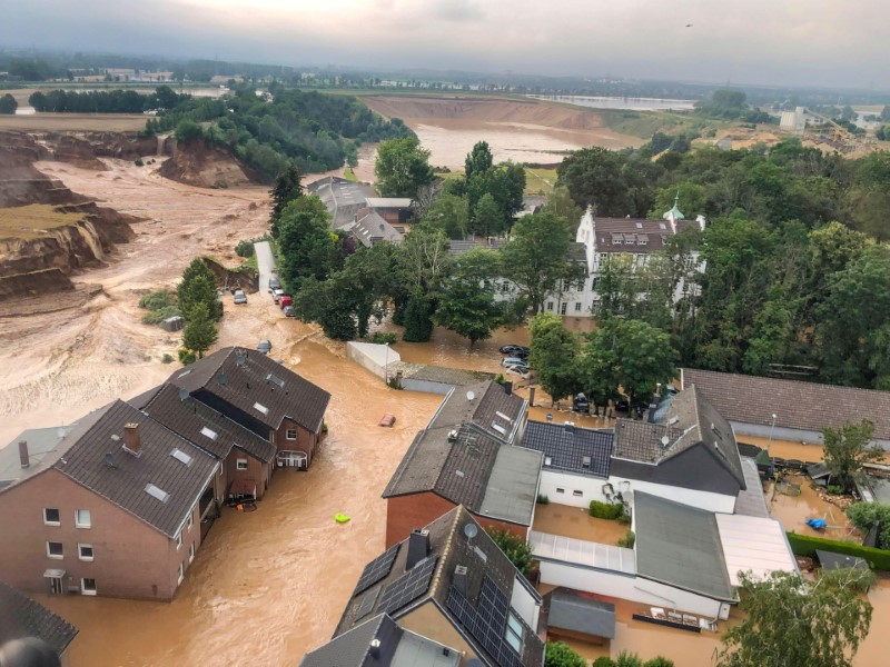 © Reuters. Enchente em Erftstadt-Blessem, na Alemanha
16/7/2021   
REUTERS/Rhein-Erft-Kreis