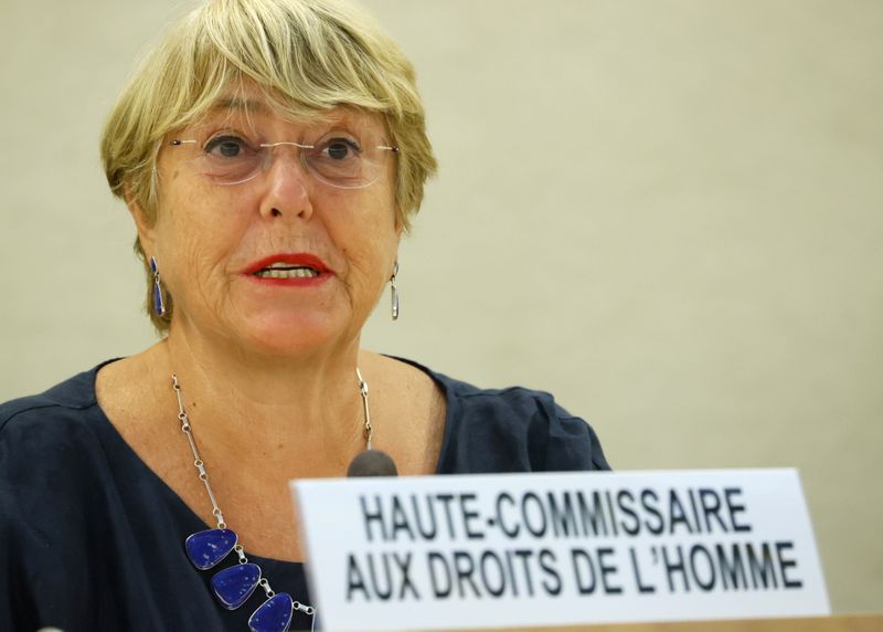&copy; Reuters. ميشيل باشيليت مفوضة الأمم المتحدة السامية لحقوق الإنسان تتحدث في جنيف يوم 13 سبتمبر ايلول 2021. تصوير: دينيس باليبوس - رويترز.
