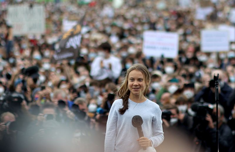&copy; Reuters. L'attivista ambientale svedese Greta Thunberg durante il Global Climate Strike del movimento Fridays for Future a Berlino, Germania , 24 settembre 2021. REUTERS/Christian Mang
