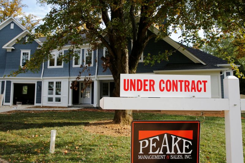 &copy; Reuters. FILE PHOTO: A real estate sign advertising a home "Under Contract" is pictured in Vienna, Virginia, outside of Washington, October 20, 2014.       REUTERS/Larry Downing/File Photo