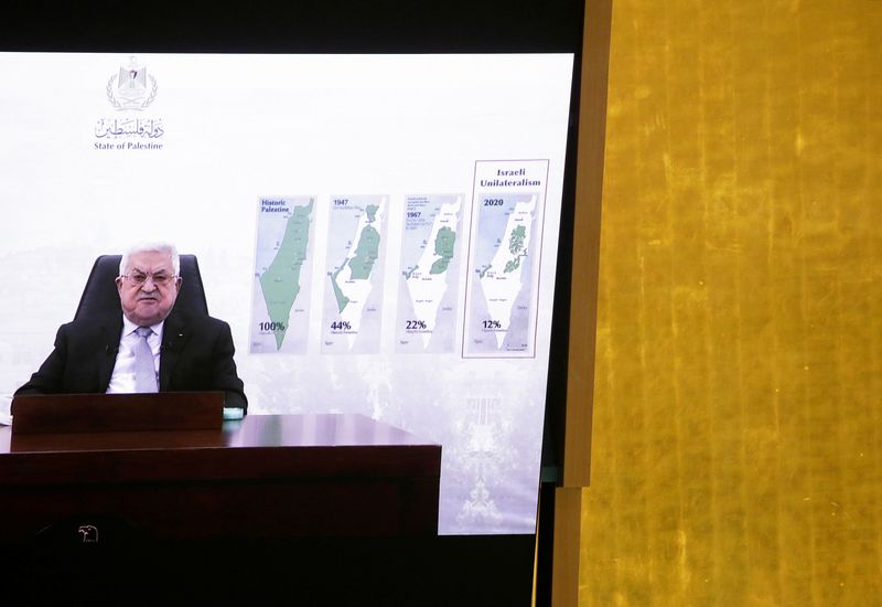&copy; Reuters. الرئيس الفلسطيني محمود عباس يتحدث إلى الجمعية العامة للأمم المتحدة عبر الفيديو من رام الله يوم الجمعة. صورة من ممثل لوكالات الأنباء.