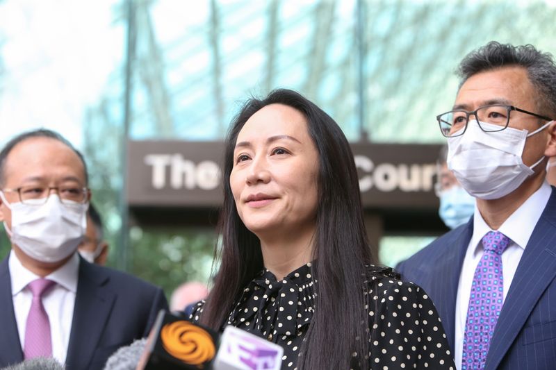 © Reuters. Huawei Technologies Chief Financial Officer Meng Wanzhou speaks to media outside the B.C. Supreme Court following a hearing about her release in Vancouver, British Columbia, Canada September 24, 2021.  REUTERS/Jesse Winter
