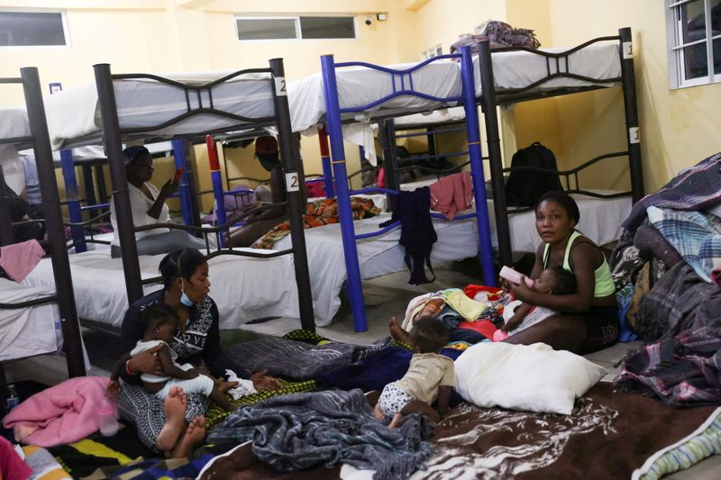 Thousands of mostly Haitian migrants traverse Panama on way to United States