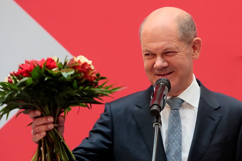 &copy; Reuters. Líder social-democrata alemão, Olaf Scholz, na sede do partido em Berlim após eleição geral na Alemanha
27/09/2021 REUTERS/Hannibal Hanschke