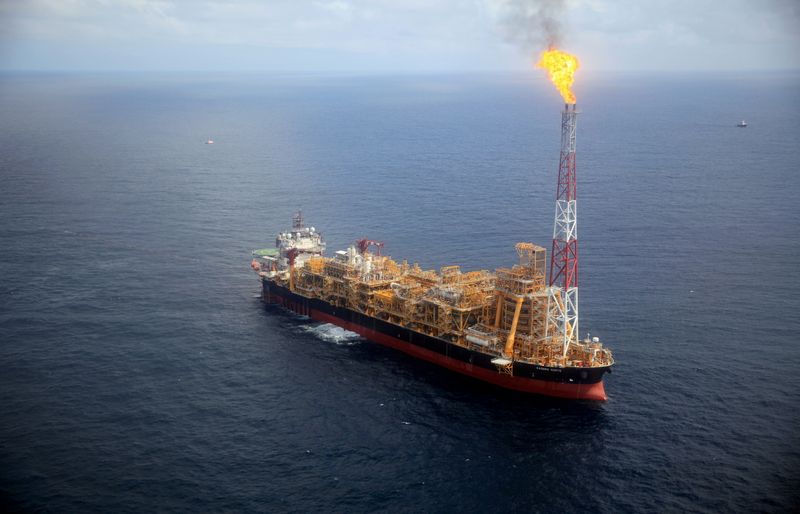 &copy; Reuters. Plataforma de petróleo na costa da Angola. 
8/11/2018  
REUTERS/Stephen Eisenhammer