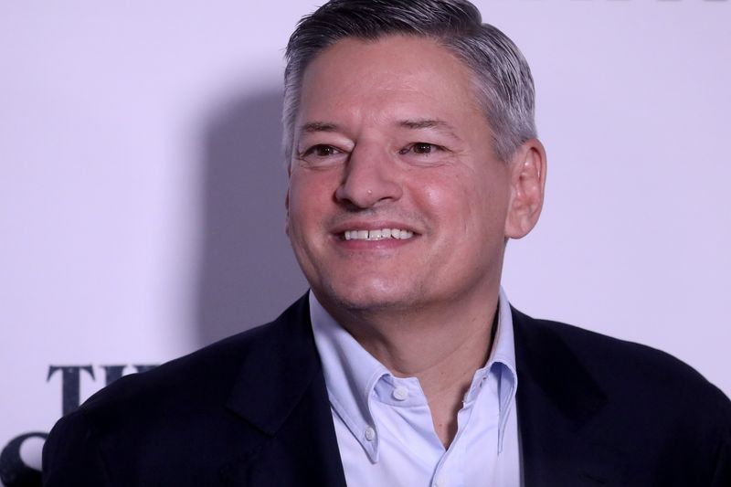 &copy; Reuters. FILE PHOTO: Netflix executive Ted Sarandos arrives for the world premiere of his film "The Irishman" in New York City, New York, U.S., September 27, 2019. REUTERS/Carlo Allegri/File Photo