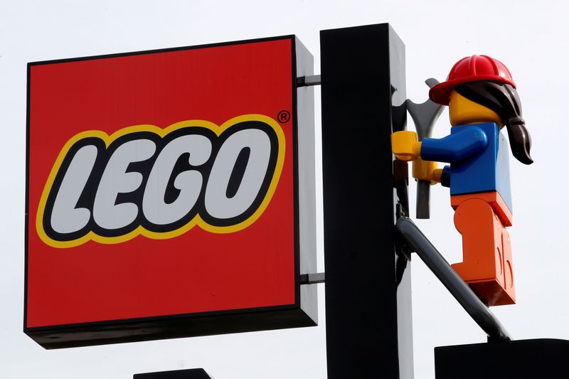 &copy; Reuters. FILE PHOTO: The Lego logo is pictured above the main gate of the new Legoland New York Resort theme park during a press preview of the park in Goshen, New York, U.S., April 28, 2021. REUTERS/Mike Segar/File Photo