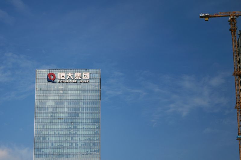 &copy; Reuters. 香港金融管理局（ＨＫＭＡ、中銀に相当）は域内の銀行に対し、中国の不動産大手、中国恒大集団向けエクスポージャーを報告するよう指示した。写真は９月２６日、深せん市で撮影（２０
