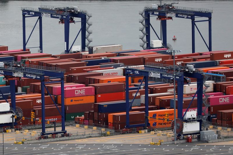 &copy; Reuters. FILE PHOTO: Shipping containers are seen at the port in Bayonne, New Jersey, U.S., August 21, 2021. REUTERS/Andrew Kelly
