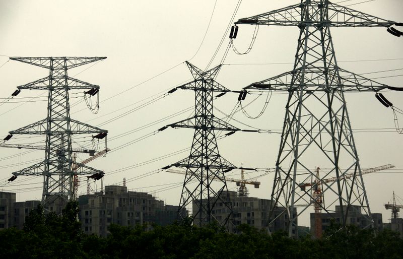 &copy; Reuters. Linhas de transmissão de energia nos arredores de Pequim
24/05/2011 REUTERS/David Gray  