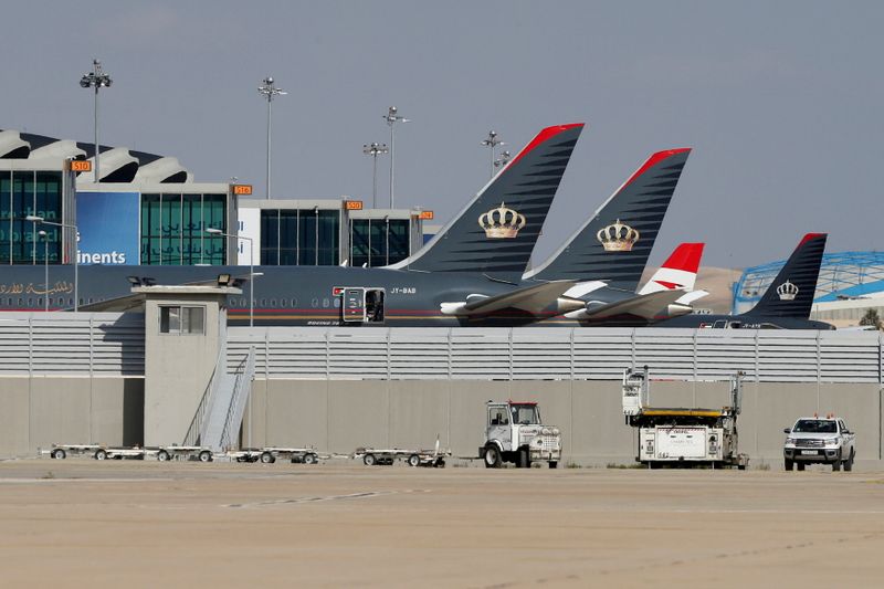 &copy; Reuters. La compagnie aérienne nationale jordanienne, Royal Jordanian, reprendra ses vols directs d'Amman vers Damas le 3 octobre après une décennie d'interruption, une mesure qui vise à rétablir les liens commerciaux avec la Syrie, ont déclaré mardi des re