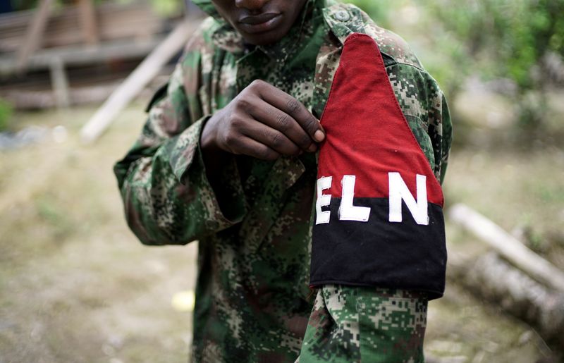 &copy; Reuters. Rebeldo do ELN em floresta do departamento de Chocó, na Colômbia
31/08/2017
REUTERS/Federico Rios