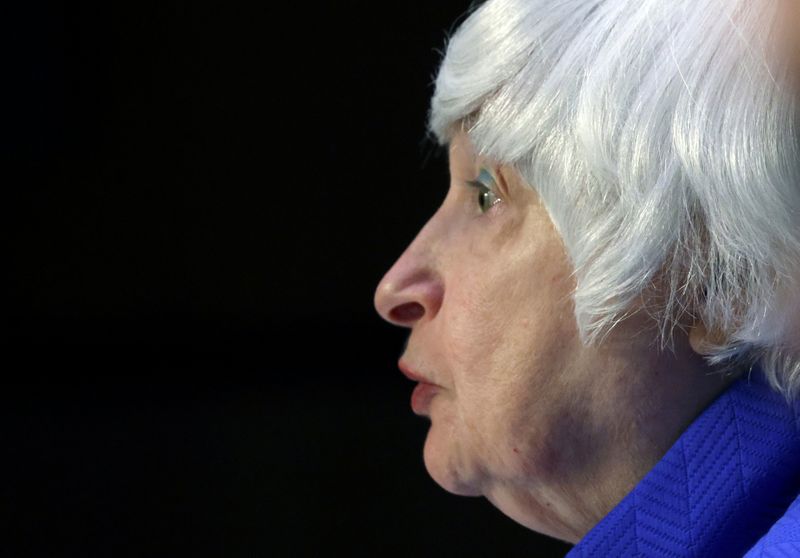 © Reuters. Treasury Secretary Janet Yellen testifies during a Senate Banking, Housing and Urban Affairs Committee hearing on the CARES Act, at the Hart Senate Office Building in Washington, DC, U.S., September 28, 2021. Kevin Dietsch/Pool via REUTERS