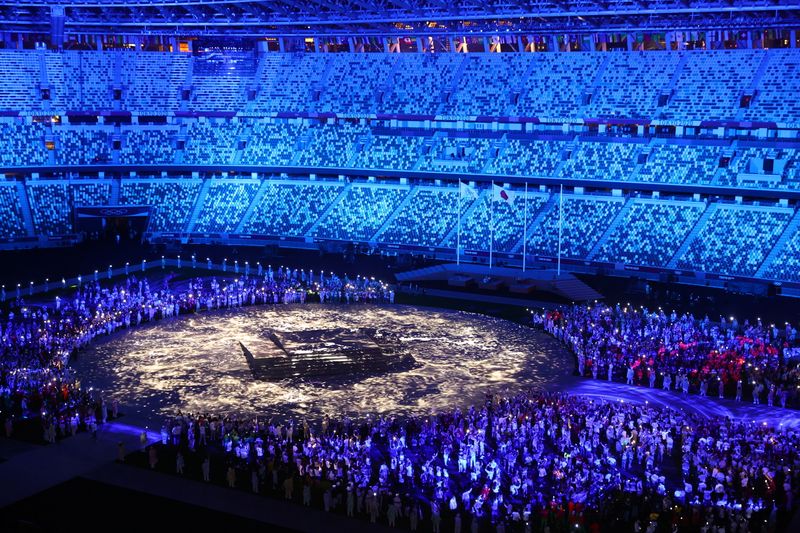 &copy; Reuters. FILE PHOTO: Tokyo 2020 Olympics - The Tokyo 2020 Olympics Closing Ceremony - Olympic Stadium, Tokyo, Japan - August 8, 2021.  Stadium is lighted up as athletes take part in the athletes' parade during the closing ceremony. REUTERS/Fabrizio Bensch     