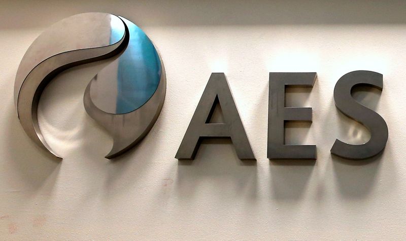 &copy; Reuters. Logo da AES fotografado em Santiago, Chile 
04/06/2019
REUTERS/Rodrigo Garrido