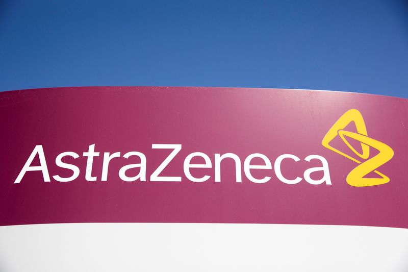 &copy; Reuters. AstraZeneca va prendre le contrôle total du laboratoire pharmaceutique spécialisé dans les maladies rares Caelum Biosciences dans le cadre d'une transaction pouvant aller jusqu'à 500 millions de dollars (426,84 millions d'euros). /Photo d'archives/REU