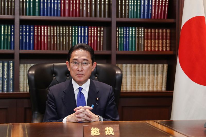 &copy; Reuters. Fumio Kishida durante entrevista coletiva em Tóquio após ter sido eleito líder do partido governista do Japão
29/09/2021 Du Xiaoyi/Pool via REUTERS 