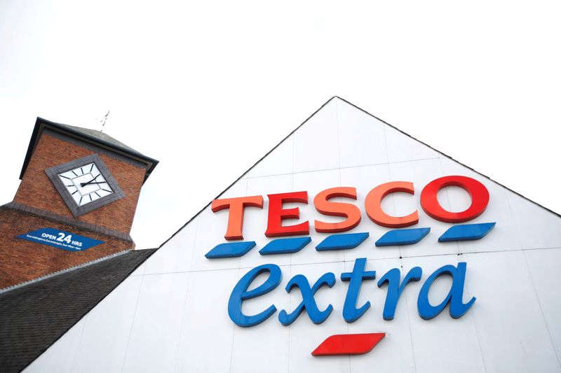 &copy; Reuters. FILE PHOTO: A logo of Tesco is pictured outside a Tesco supermarket in Hatfield, Britain October 6, 2020. REUTERS/Peter Cziborra/File Photo