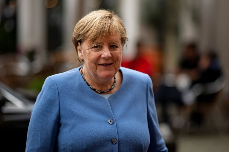 &copy; Reuters. المستشارة الألمانية أنجيلا ميركل لدى وصولها لحضور فعالية في برلين يوم 27 سبتمبر أيلول 2021. تصوير: رويترز