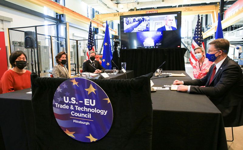 &copy; Reuters. U.S. Secretary of State Antony Blinken is flanked by Commerce Secretary Gina Raimondo and Trade Representative Katherine Tai as they meet with European Commission Executive Vice Presidents Margrethe Vestager and Valdis Dombrovskis during U.S and European 