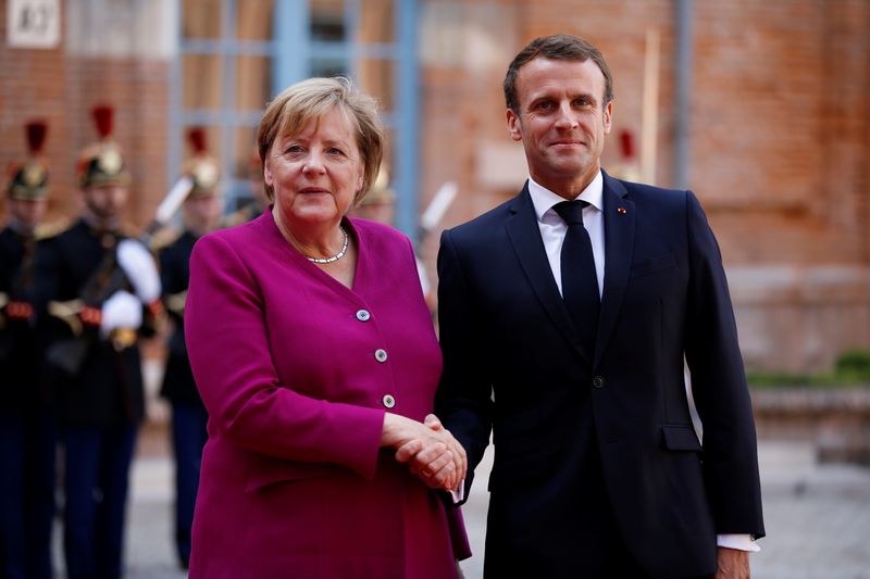 &copy; Reuters. ドイツの首相として１６年にわたってＥＵのかじ取り役を担ってきたアンゲラ・メルケル氏が政界を去って行く。これによってフランスのマクロン大統領がＥＵで指導力を発揮し、「より独
