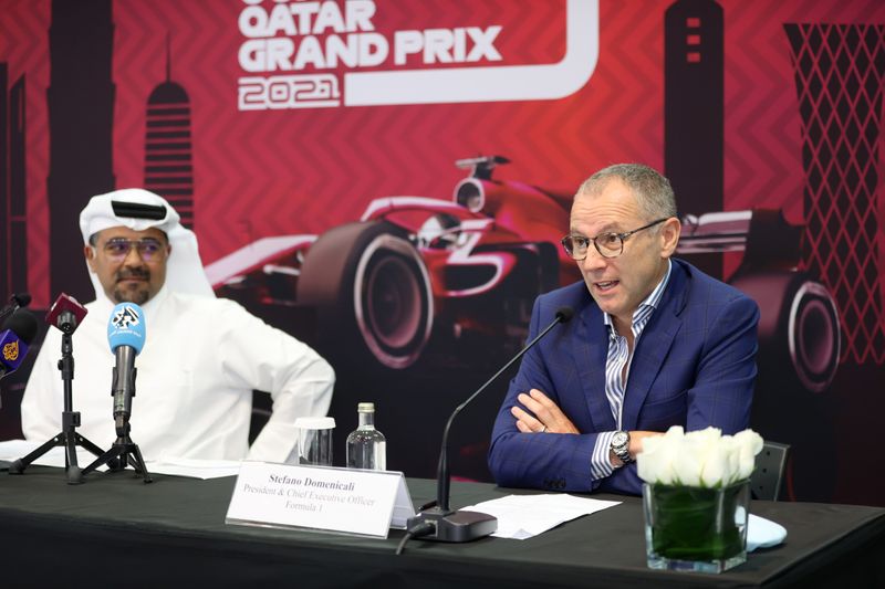 &copy; Reuters. Presidente da Federação de Automobilismo e Motociclismo do Catar, Abdulrahman Al Mannai, e presidente da F1, Stefano Domenicali, em entrevista coletiva
21/11/2021
REUTERS/Ibraheem Al Omari