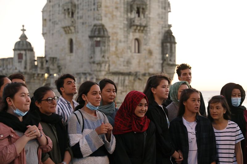 &copy; Reuters. Jogadoras de futebol do Afeganistão visitam a Torre de Belém, em Lisboa
29/09/2021
REUTERS/Rodrigo Antunes